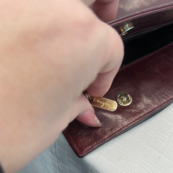 Salvatore Ferragamo Burgundy leather Shoulder Bag - Picture 9 of 12